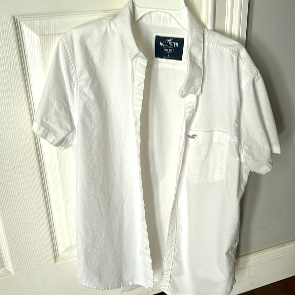 Hollister epic flex stretch short sleeve button down men’s size small.
